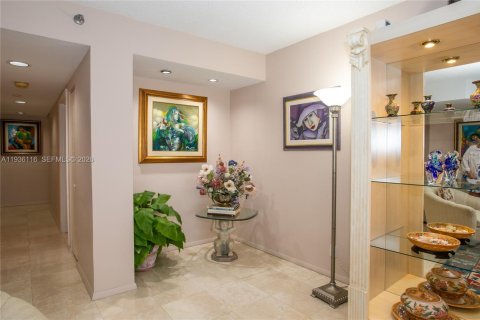 Купить кондоминиум в Авентура, Флорида 3 спальни, 141.21м2, № 1996018 - фото 14