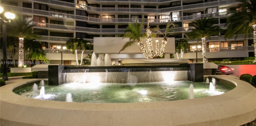 Кондоминиум с 3 спальнями в Авентура, Флорида № 1996018