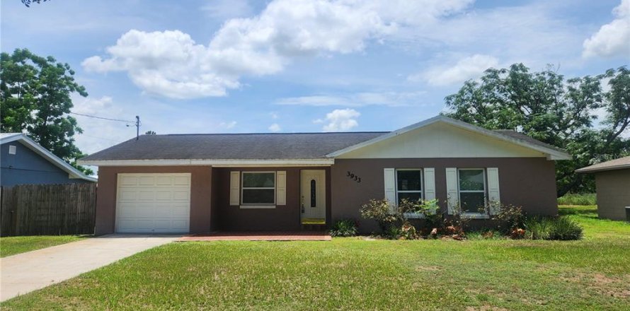 House in Lakeland, Florida 3 bedrooms, 93.92 sq.m. № 1829183