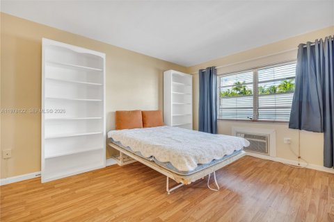 Condo in Miami Beach, Florida  № 2042043 - photo 4