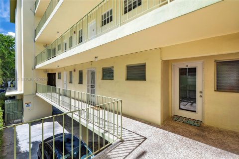 Condo in Miami Beach, Florida  № 2042043 - photo 19