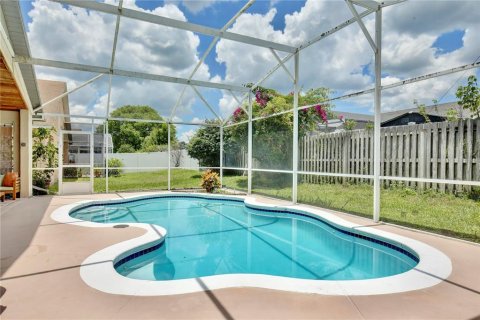 House in Kissimmee, Florida 3 bedrooms, 169.27 sq.m. № 1827240 - photo 28