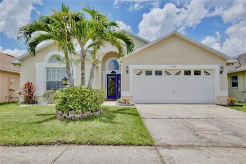 House in Kissimmee, Florida 3 bedrooms, 169.27 sq.m. № 1827240 - photo 1