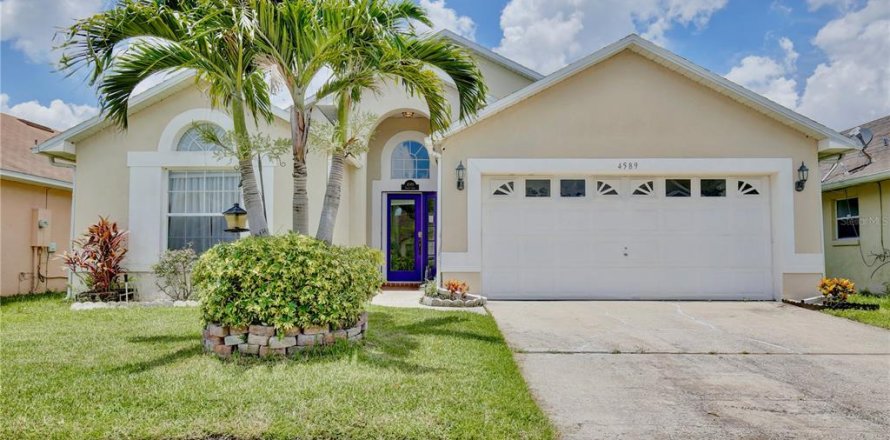 House in Kissimmee, Florida 3 bedrooms, 169.27 sq.m. № 1827240