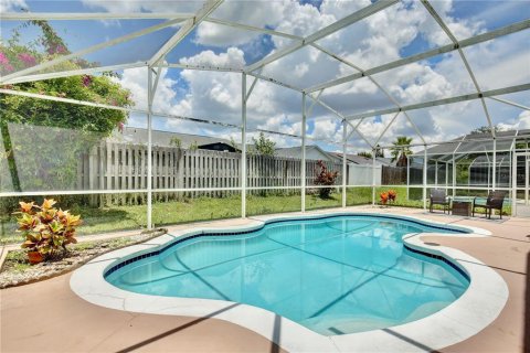 House in Kissimmee, Florida 3 bedrooms, 169.27 sq.m. № 1827240 - photo 27