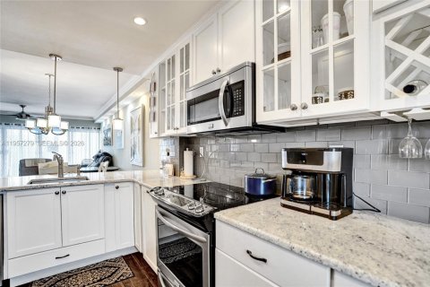 Купить кондоминиум в Дирфилд-Бич, Флорида 2 спальни, 116.59м2, № 2019905 - фото 12