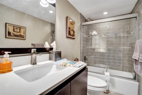 Купить кондоминиум в Дирфилд-Бич, Флорида 2 спальни, 116.59м2, № 2019905 - фото 27