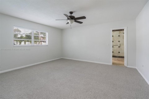 Casa en venta en Fort Lauderdale, Florida, 4 dormitorios, 195.37 m2 № 1933197 - foto 9