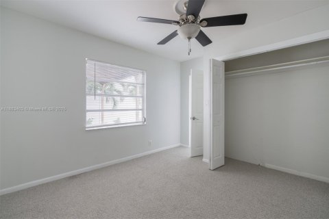 Casa en venta en Fort Lauderdale, Florida, 4 dormitorios, 195.37 m2 № 1933197 - foto 10