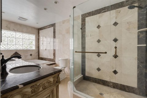 Casa en venta en Fort Lauderdale, Florida, 4 dormitorios, 195.37 m2 № 1933197 - foto 6