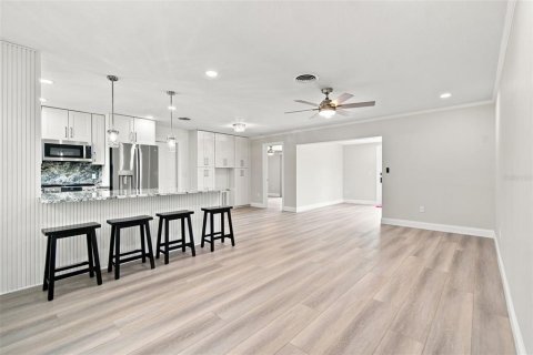 Villa ou maison à louer à Saint Petersburg, Floride: 3 chambres, 126.35 m2 № 2149895 - photo 6