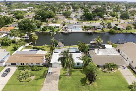 Villa ou maison à louer à Saint Petersburg, Floride: 3 chambres, 126.35 m2 № 2149895 - photo 3