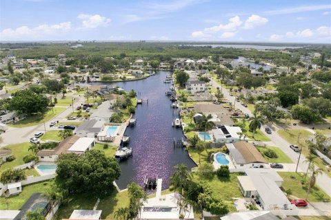 Villa ou maison à louer à Saint Petersburg, Floride: 3 chambres, 126.35 m2 № 2149895 - photo 4