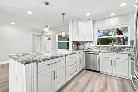 Villa ou maison à louer à Saint Petersburg, Floride: 3 chambres, 126.35 m2 № 2149895 - photo 7