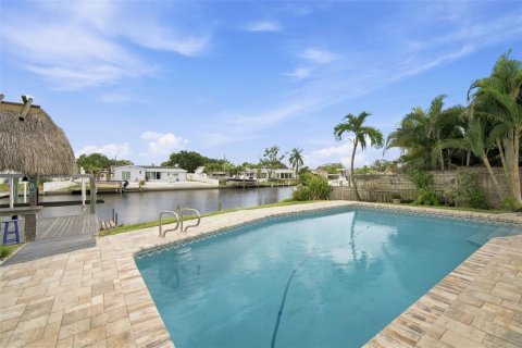 Villa ou maison à Saint Petersburg, Floride 3 chambres, 126.35 m2 № 2149895