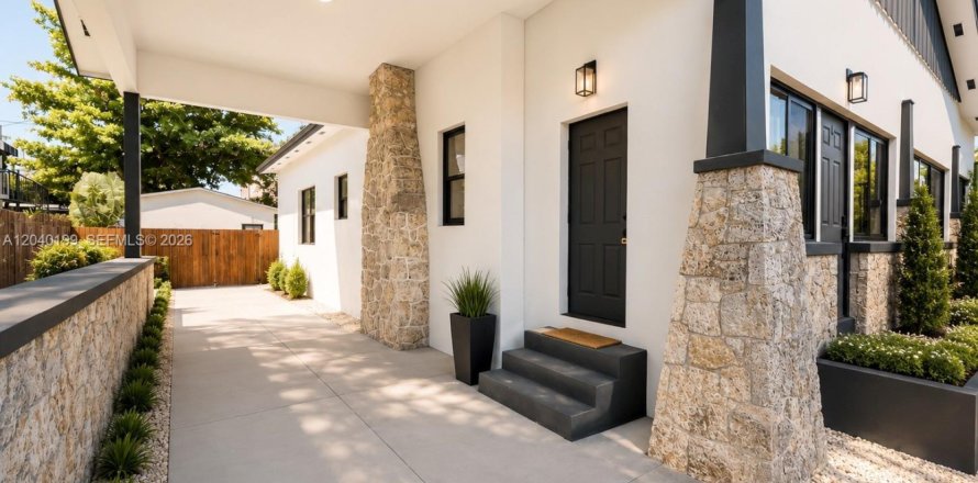 House in Miami, Florida 4 bedrooms, 159.51 sq.m. № 2087880