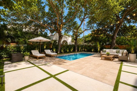 House in Miami, Florida 4 bedrooms, 159.51 sq.m. № 2087880 - photo 17