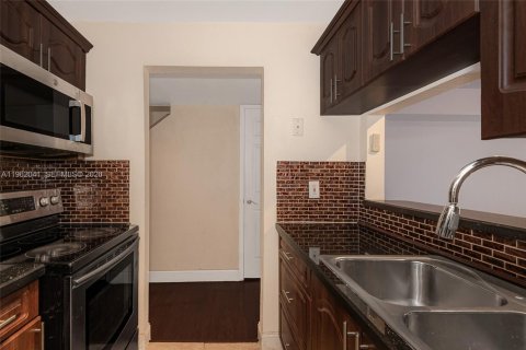 Condominio en venta en Miami, Florida, 2 dormitorios, 103.49 m2 № 2023759 - foto 13