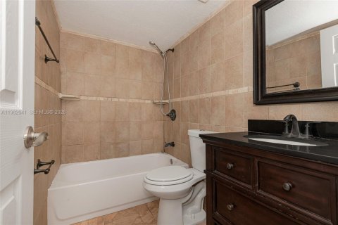 Condominio en venta en Miami, Florida, 2 dormitorios, 103.49 m2 № 2023759 - foto 20