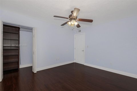 Condominio en venta en Miami, Florida, 2 dormitorios, 103.49 m2 № 2023759 - foto 23