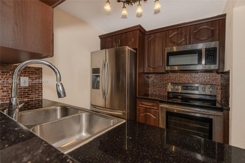 Condominio en venta en Miami, Florida, 2 dormitorios, 103.49 m2 № 2023759 - foto 10