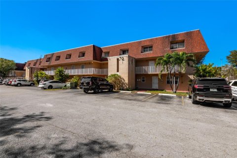Condominio en Miami, Florida, 2 dormitorios  № 2023759