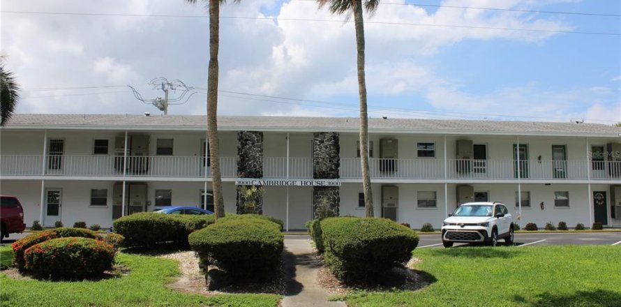 Condo in Sarasota, Florida, 1 bedroom № 2203890