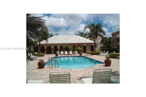 Condominio en alquiler en Pembroke Pines, Florida, 3 dormitorios, 124.49 m2 № 2038476 - foto 19