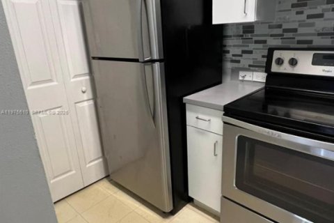 Condominio en alquiler en Pembroke Pines, Florida, 3 dormitorios, 124.49 m2 № 2038476 - foto 7