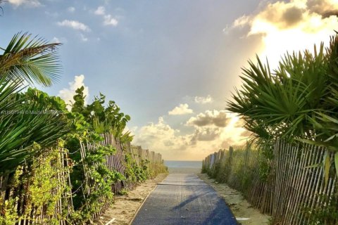 Apartment in Miami Beach, Florida 1 bedroom, 68.75 sq.m. № 1964153 - photo 21