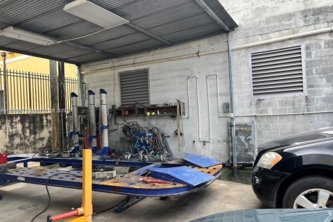 Commercial property in Miami, Florida № 2091091 - photo 20