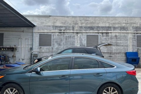 Commercial property in Miami, Florida № 2091091 - photo 19
