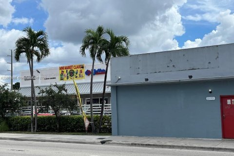 Commercial property in Miami, Florida № 2091091 - photo 3