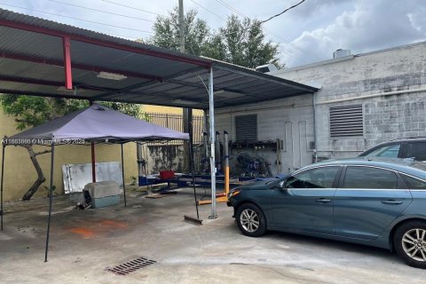 Commercial property in Miami, Florida № 2091091 - photo 22