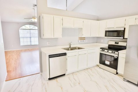 Villa ou maison à vendre à Oviedo, Floride: 3 chambres, 121.7 m2 № 2317352 - photo 8