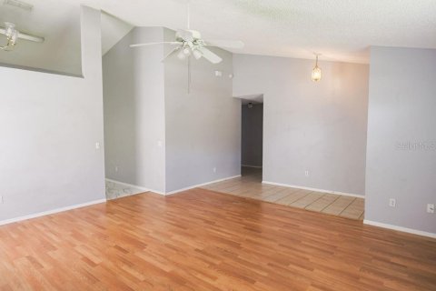 Villa ou maison à vendre à Oviedo, Floride: 3 chambres, 121.7 m2 № 2317352 - photo 5