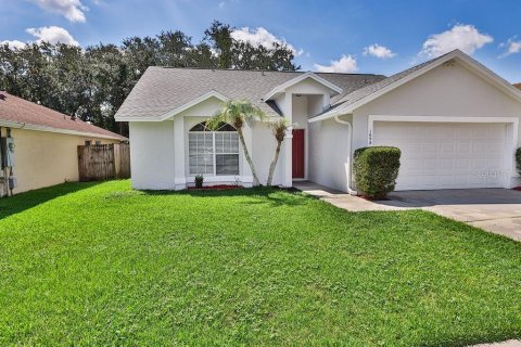 Villa ou maison à vendre à Oviedo, Floride: 3 chambres, 121.7 m2 № 2317352 - photo 2