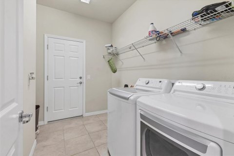 Villa ou maison à vendre à North Port, Floride: 4 chambres, 181.62 m2 № 1593395 - photo 25