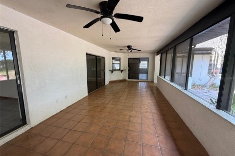 Villa ou maison à vendre à Weeki Wachee, Floride: 3 chambres, 207.26 m2 № 2102224 - photo 17