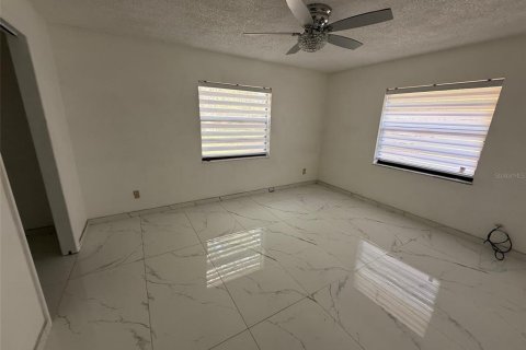 Villa ou maison à vendre à Weeki Wachee, Floride: 3 chambres, 207.26 m2 № 2102224 - photo 13