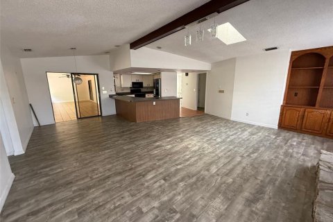 Villa ou maison à vendre à Weeki Wachee, Floride: 3 chambres, 207.26 m2 № 2102224 - photo 3