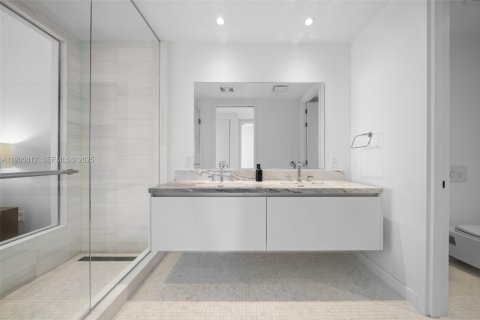 Купить кондоминиум в Майами, Флорида 2 спальни, 105.35м2, № 1993273 - фото 14