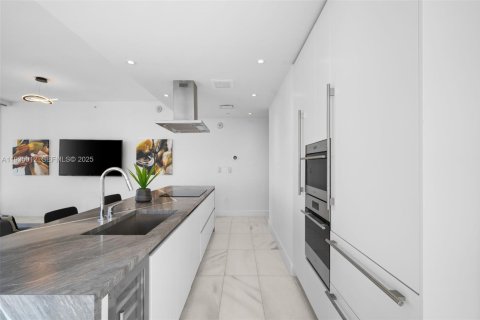 Купить кондоминиум в Майами, Флорида 2 спальни, 105.35м2, № 1993273 - фото 10