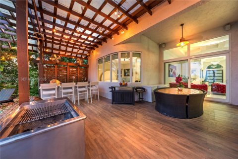 Villa ou maison à vendre à Miramar, Floride: 4 chambres, 229.47 m2 № 2056575 - photo 2