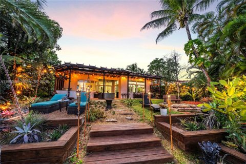 Villa ou maison à vendre à Miramar, Floride: 4 chambres, 229.47 m2 № 2056575 - photo 4