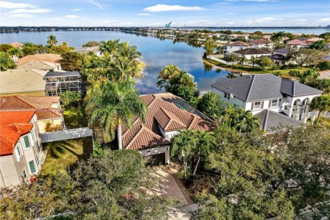 Villa ou maison à vendre à Miramar, Floride: 4 chambres, 229.47 m2 № 2056575 - photo 28