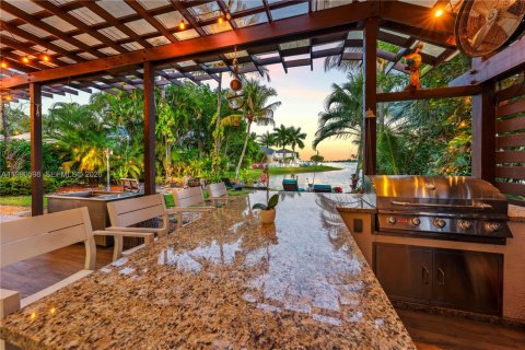 Villa ou maison à Miramar, Floride 4 chambres, 229.47 m2 № 2056575