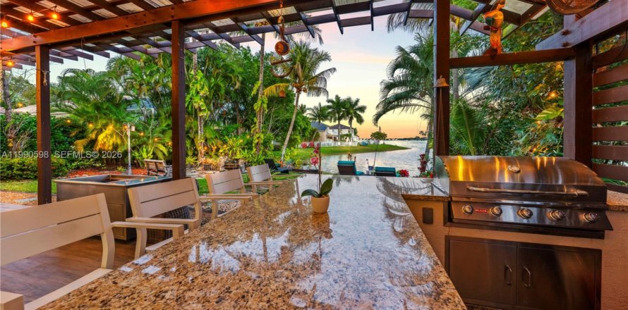 Villa ou maison à Miramar, Floride 4 chambres, 229.47 m2 № 2056575