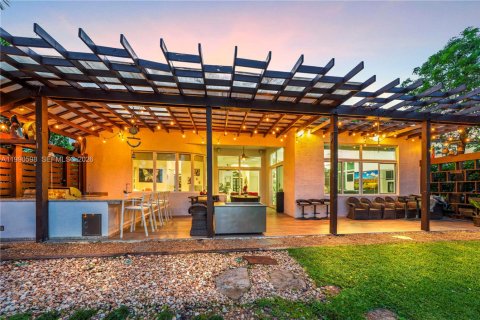 Villa ou maison à vendre à Miramar, Floride: 4 chambres, 229.47 m2 № 2056575 - photo 5