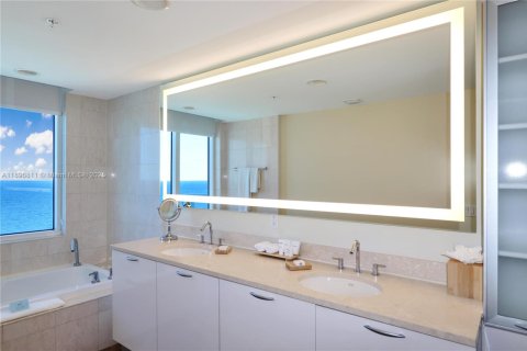 Купить отель в Форт-Лодердейл, Флорида 1 спальня, 95.5м2, № 2015468 - фото 12